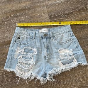 Kancan size large distressed shorts